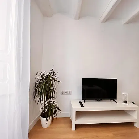 Lo Corner House