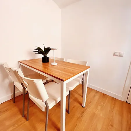 Lo Corner House *