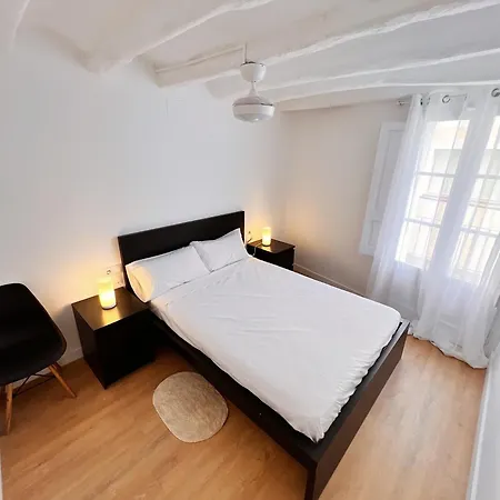 Lo Corner House