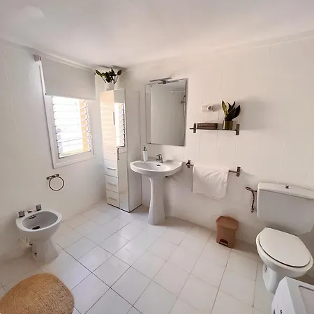 Semesterbostad Lo Corner House