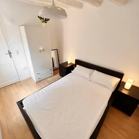 Lo Corner House *