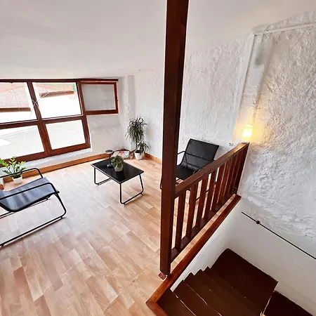Lo Corner House Semesterbostad