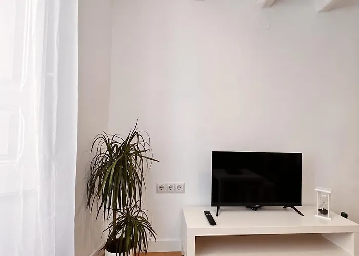 Lo Corner House