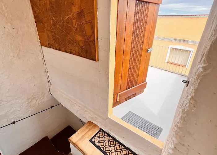 Lo Corner House *